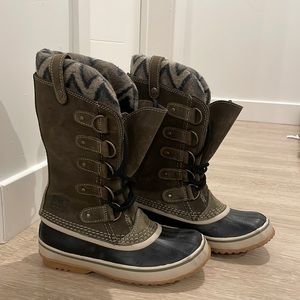 Snow boots